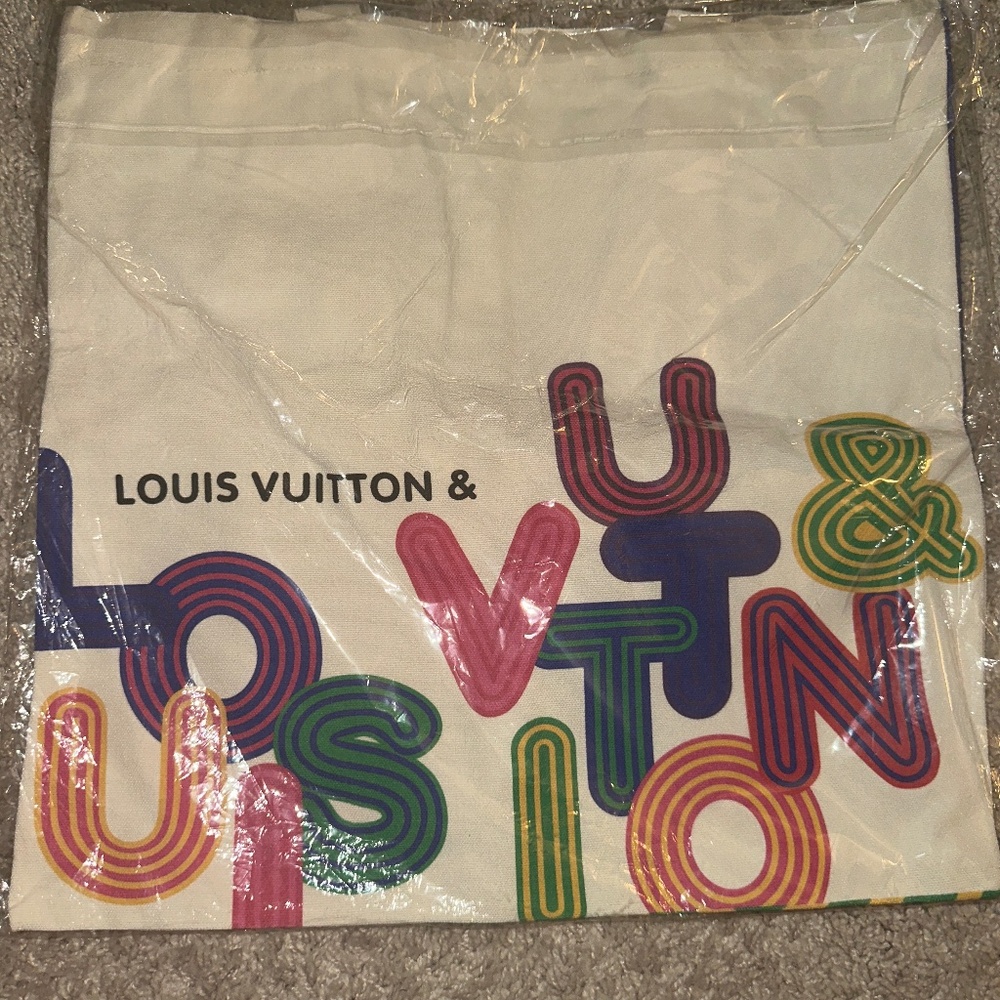 Louis Vuitton New without tag still in plastic LV Tote. Beautiful vibrant colors